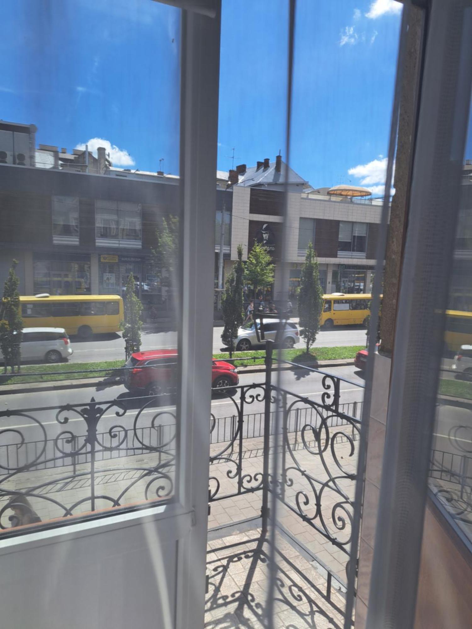 Двокімнатна Квартира Біля Оперного Театру Lviv Kültér fotó